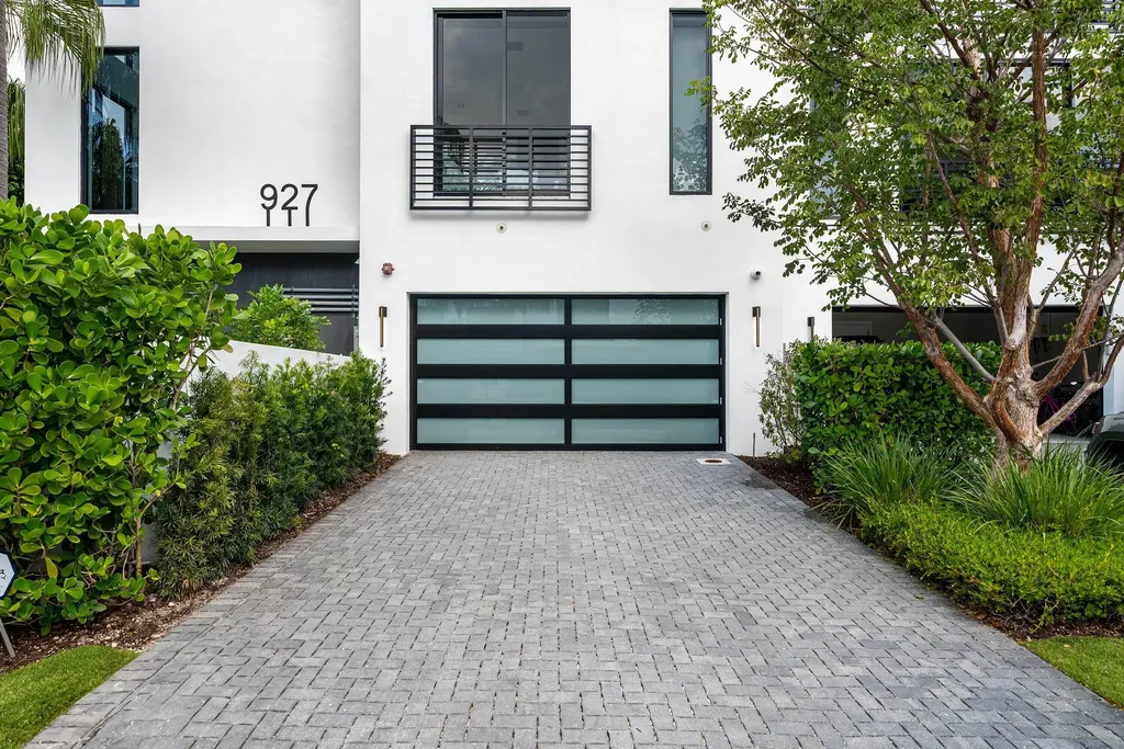927 Witherspoon Lane Delray Beach FL 33483