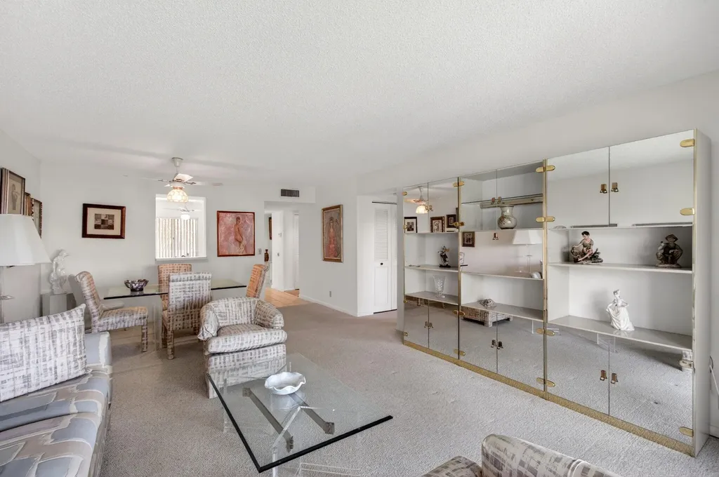 6585 Kensington Lane Delray Beach FL 33446