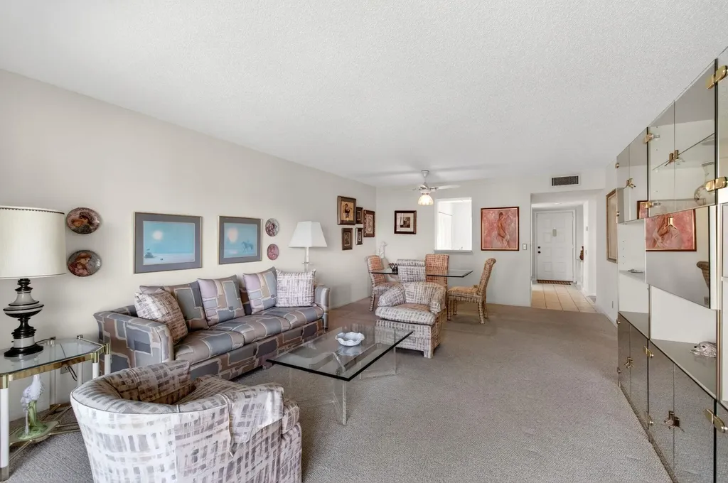 6585 Kensington Lane Delray Beach FL 33446