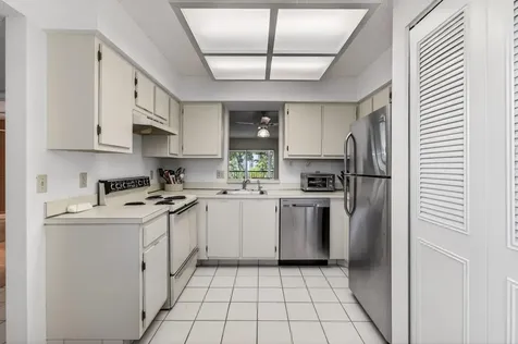 6585 Kensington Lane Delray Beach FL 33446