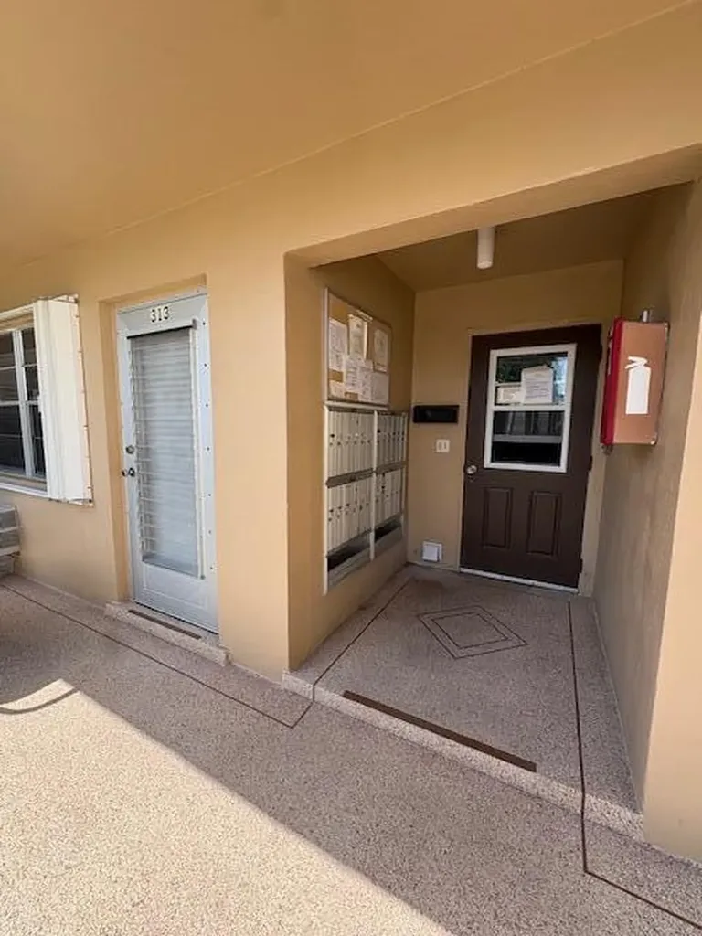 313 Andover West Palm Beach FL 33417