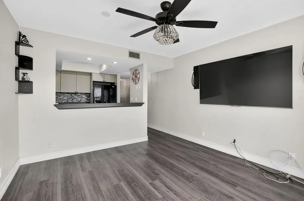 9500 SW 3rd Street Boca Raton FL 33428