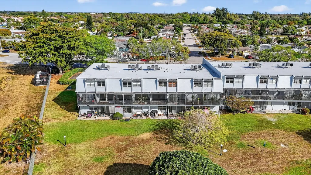 9500 SW 3rd Street Boca Raton FL 33428
