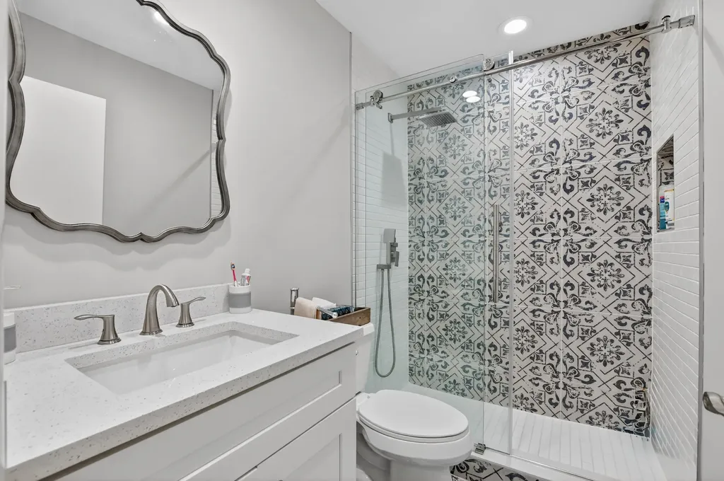 805 Flanders Q Delray Beach FL 33484