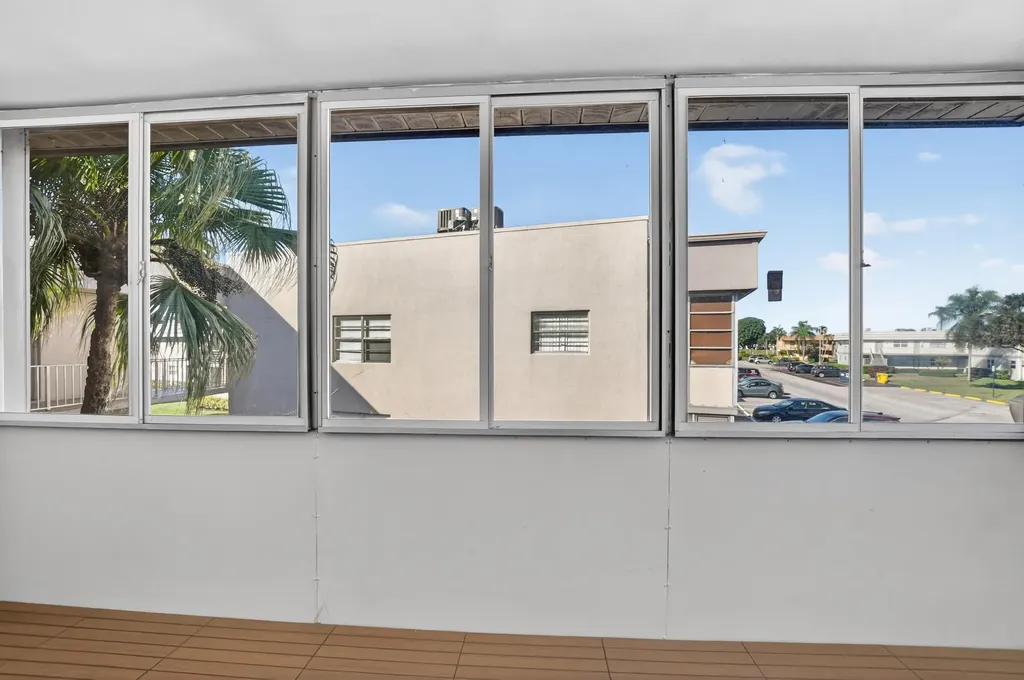 805 Flanders Q Delray Beach FL 33484