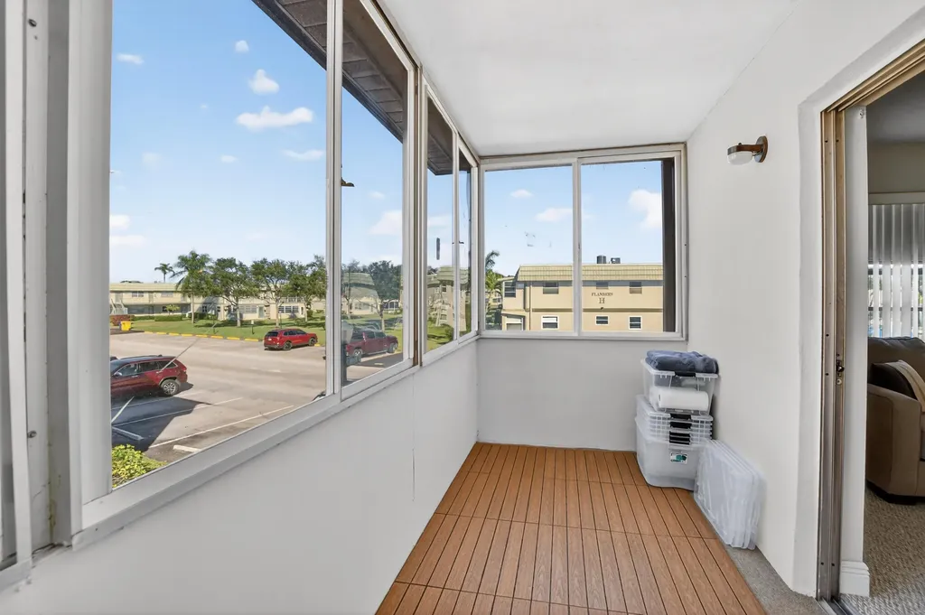 805 Flanders Q Delray Beach FL 33484