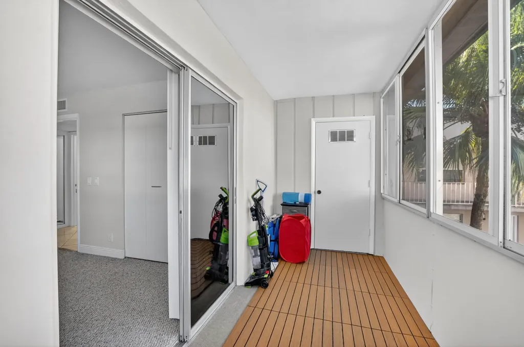 805 Flanders Q Delray Beach FL 33484