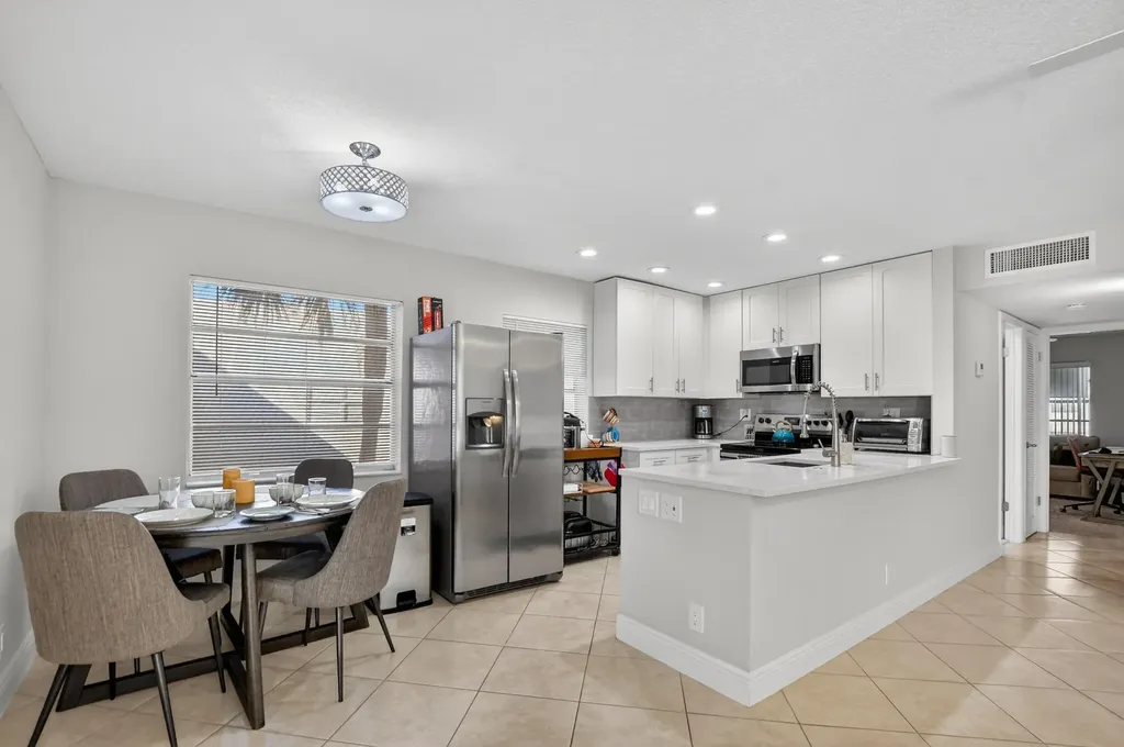 805 Flanders Q Delray Beach FL 33484