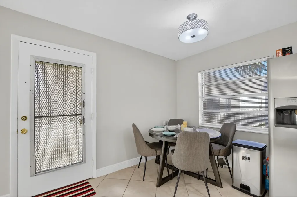 805 Flanders Q Delray Beach FL 33484