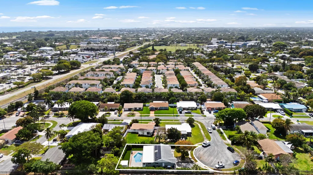 3404 SE 3rd Court Boynton Beach FL 33435