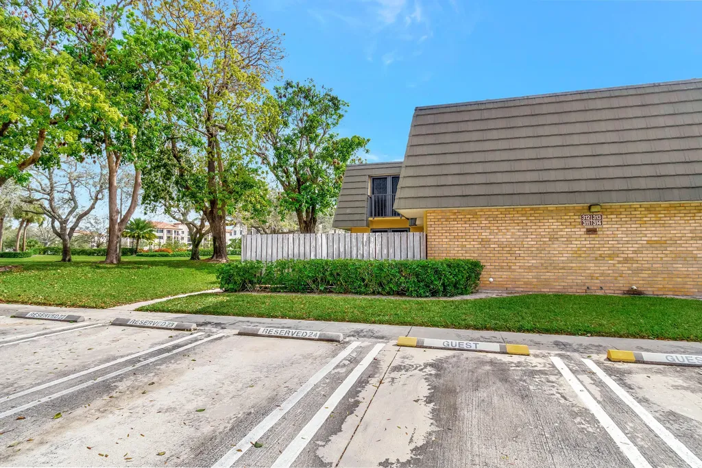 311 3rd Way West Palm Beach FL 33407
