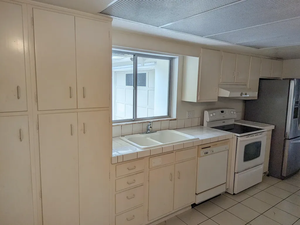 142 N Naranja Avenue Port St Lucie FL 34983