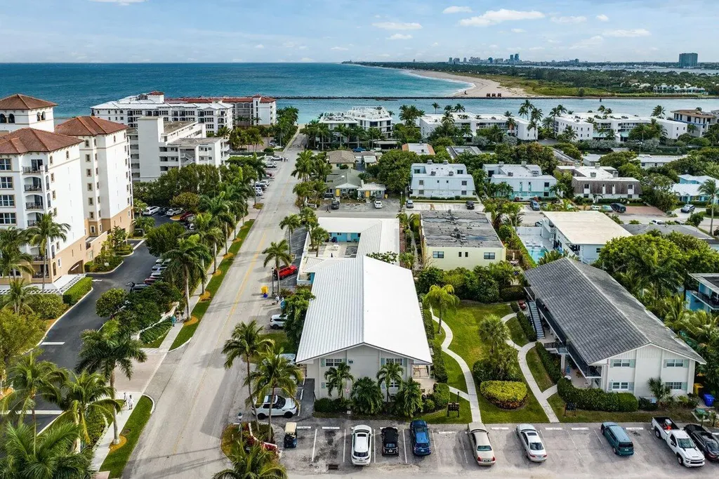 100 Bravado Lane Palm Beach Shores FL 33404