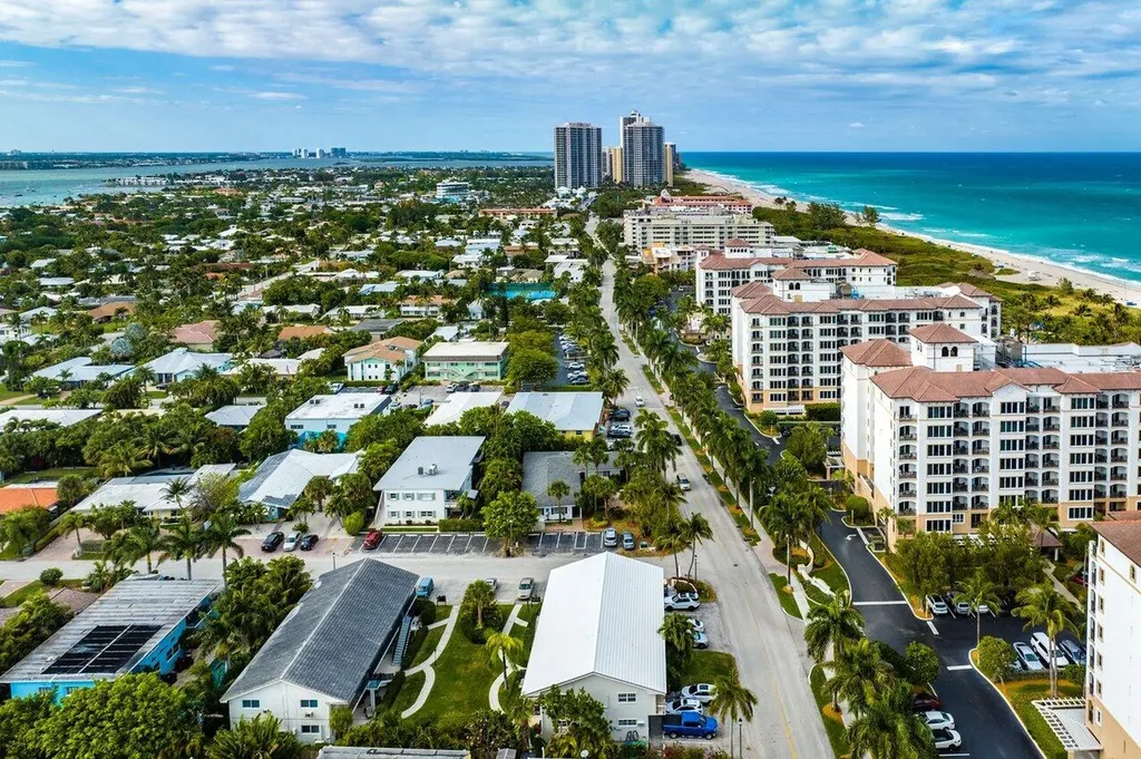 100 Bravado Lane Palm Beach Shores FL 33404