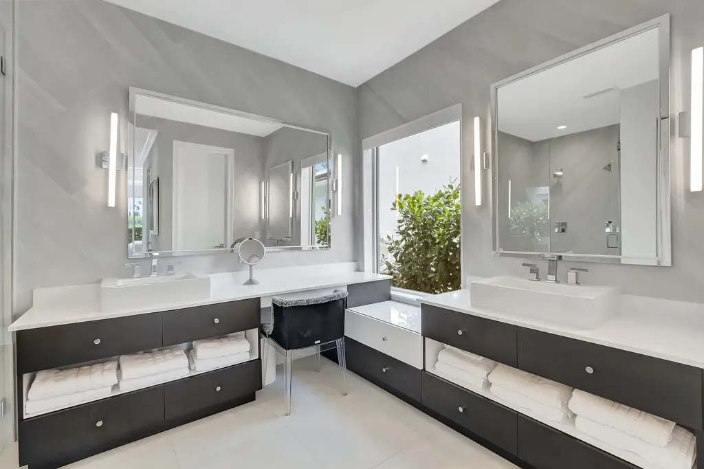 4114 NW Briarcliff Circle Boca Raton FL 33496