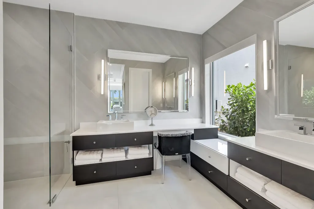 4114 NW Briarcliff Circle Boca Raton FL 33496