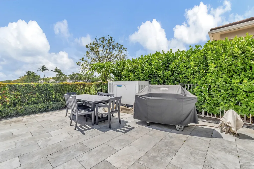 4114 NW Briarcliff Circle Boca Raton FL 33496
