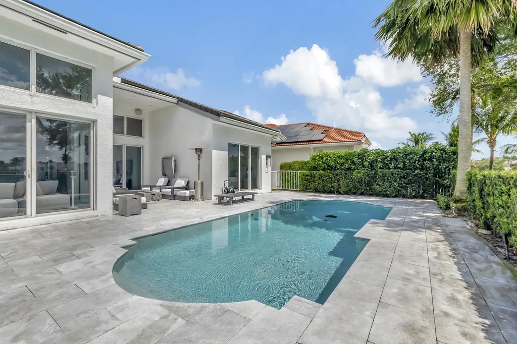 4114 NW Briarcliff Circle Boca Raton FL 33496