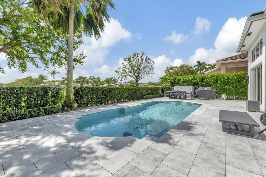 4114 NW Briarcliff Circle Boca Raton FL 33496