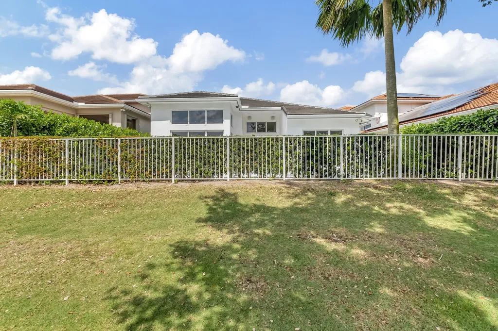 4114 NW Briarcliff Circle Boca Raton FL 33496