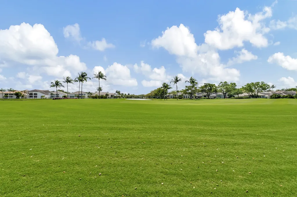 4114 NW Briarcliff Circle Boca Raton FL 33496