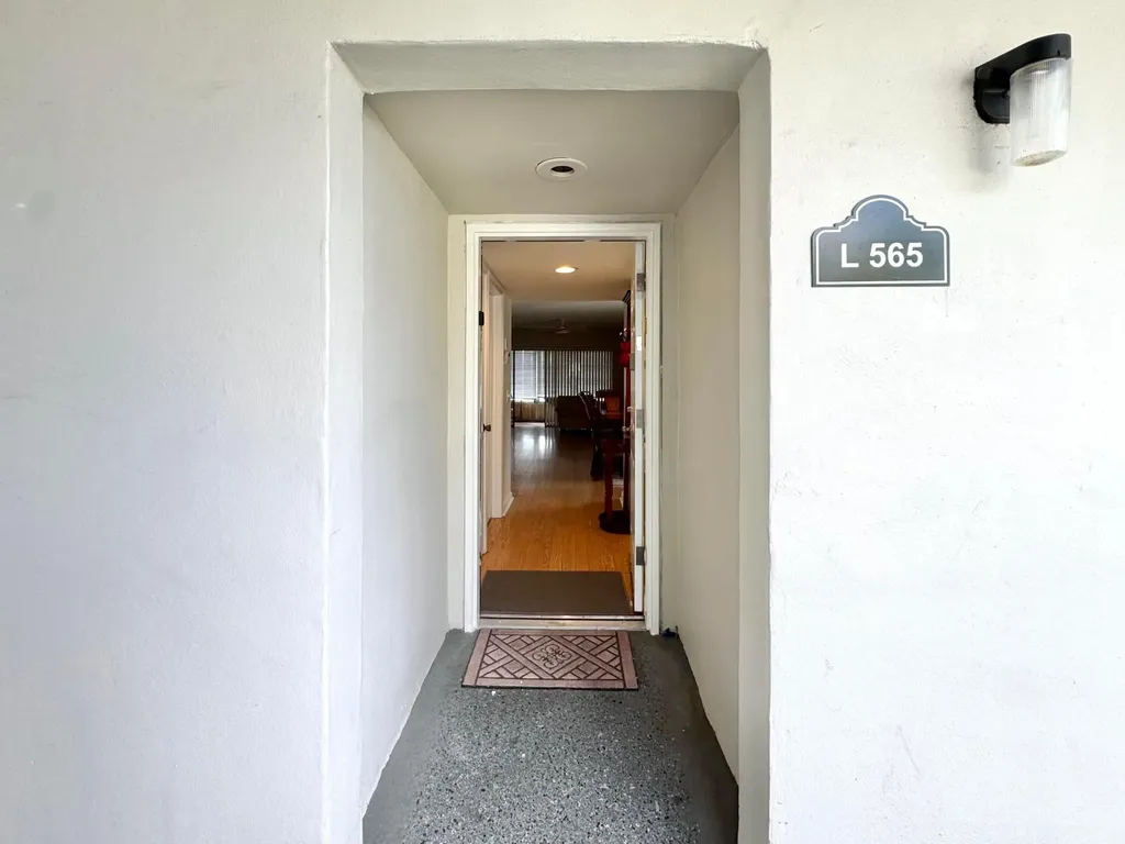 565 Piedmont L Delray Beach FL 33484