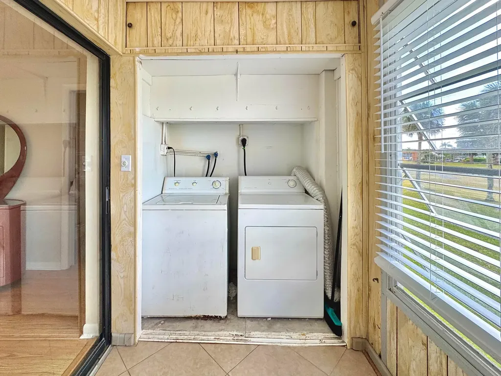565 Piedmont L Delray Beach FL 33484
