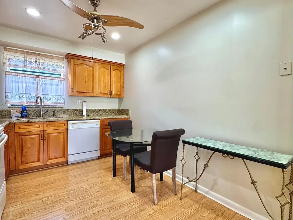 565 Piedmont L Delray Beach FL 33484