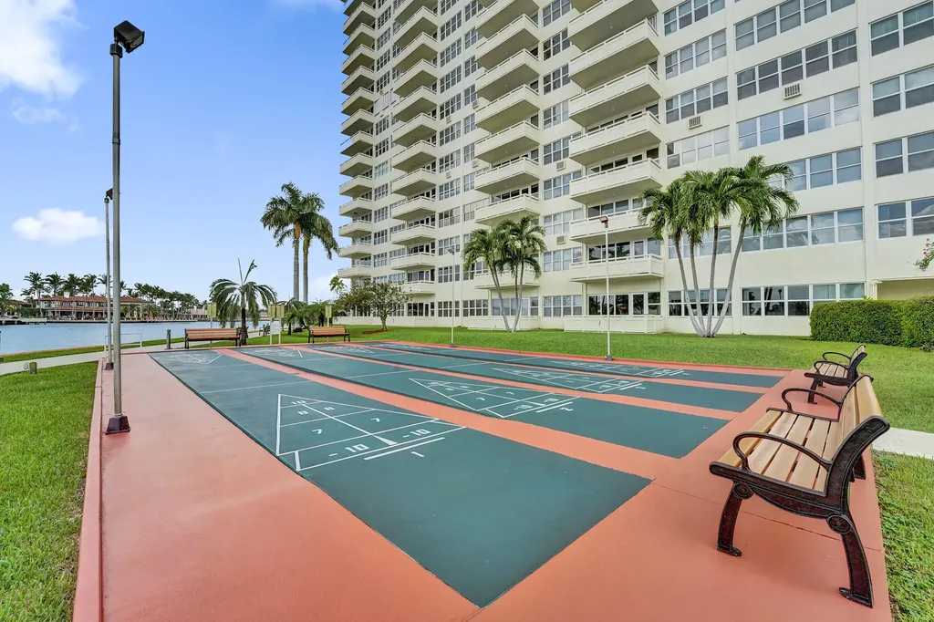 3200 NE 36th Street Fort Lauderdale FL 33308