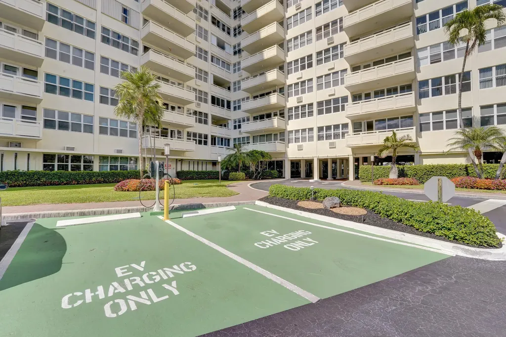 3200 NE 36th Street Fort Lauderdale FL 33308