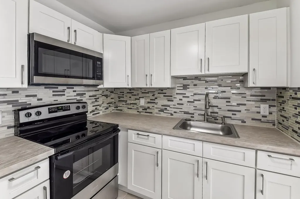 447 Saxony J Way Delray Beach FL 33446