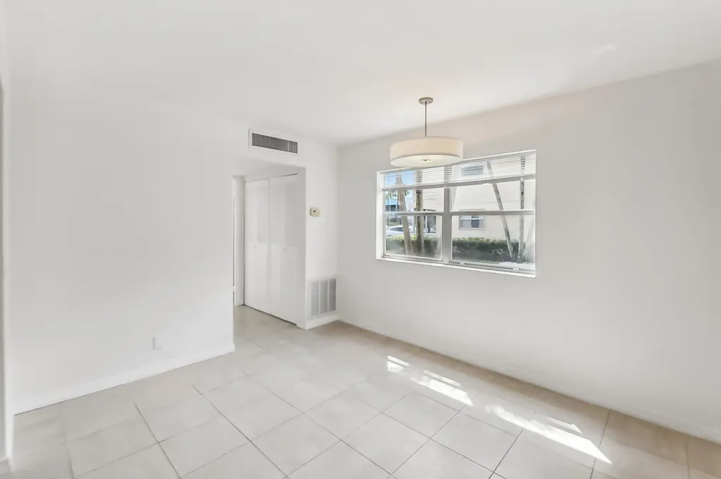 447 Saxony J Way Delray Beach FL 33446