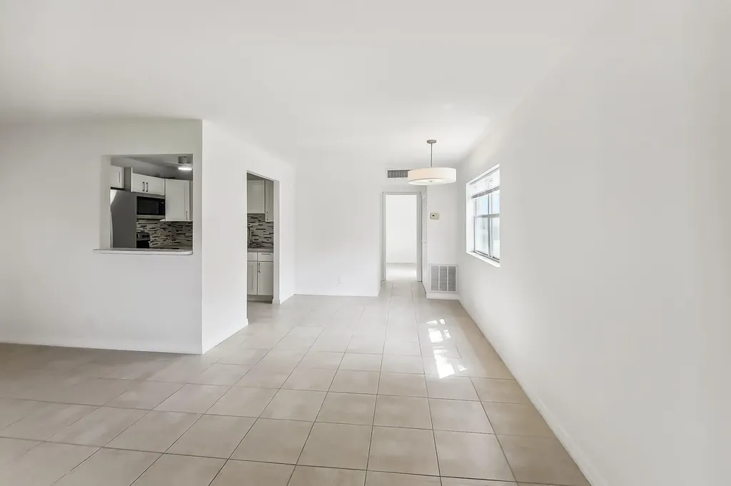 447 Saxony J Way Delray Beach FL 33446