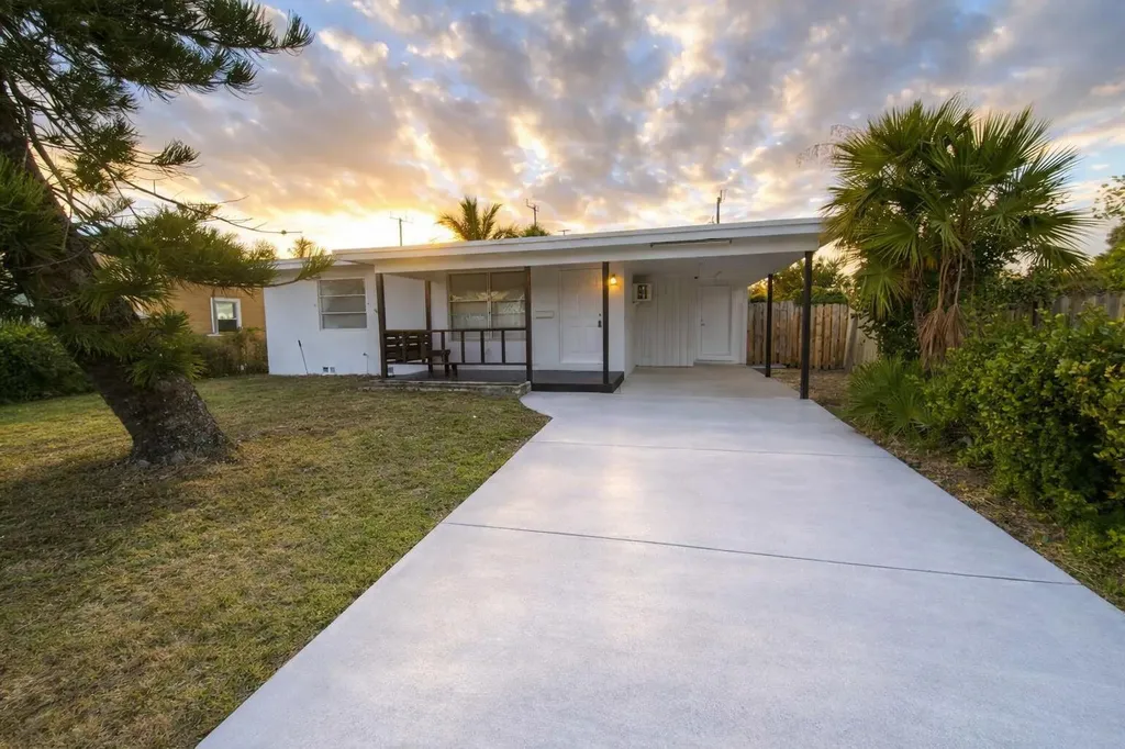 1103 S F Street Lake Worth Beach FL 33460
