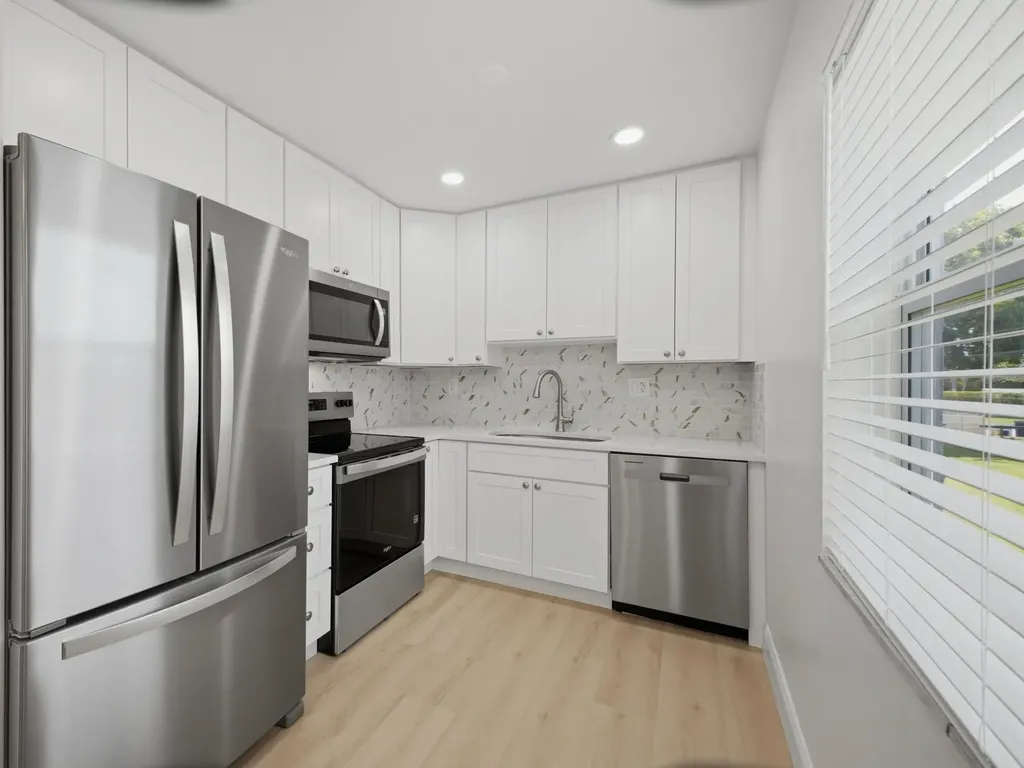 699 Flanders O Delray Beach FL 33484