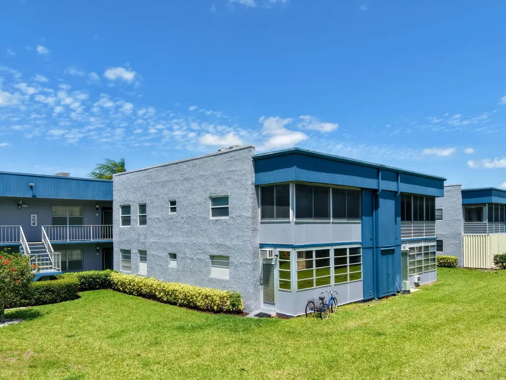 699 Flanders O Delray Beach FL 33484