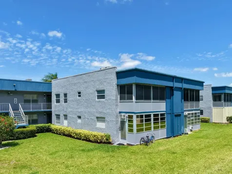 699 Flanders O Delray Beach FL 33484