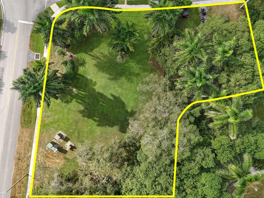 1617 Embassy Drive West Palm Beach FL 33401