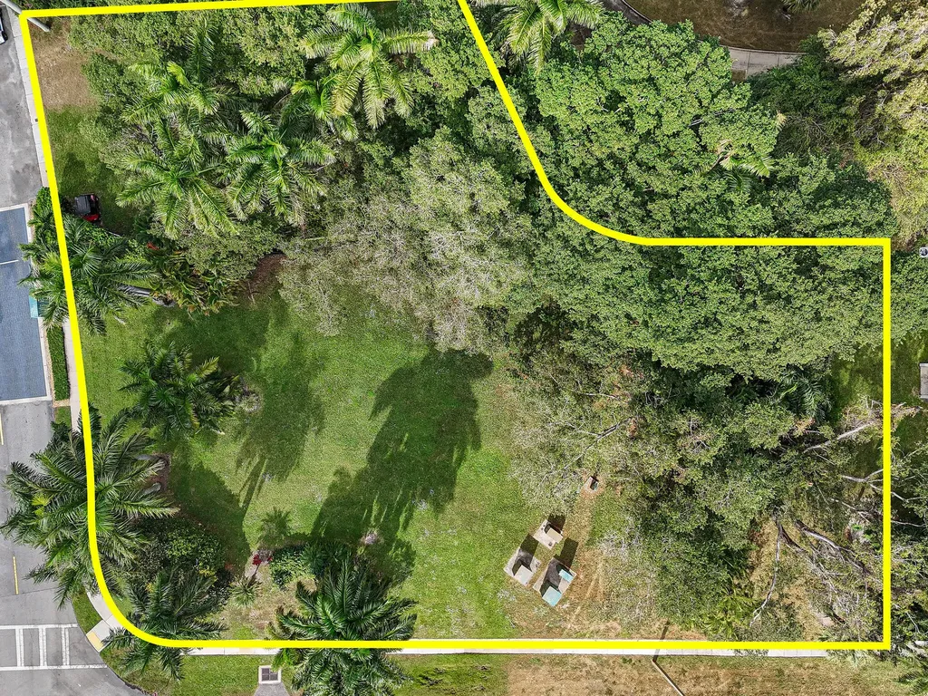 1617 Embassy Drive West Palm Beach FL 33401