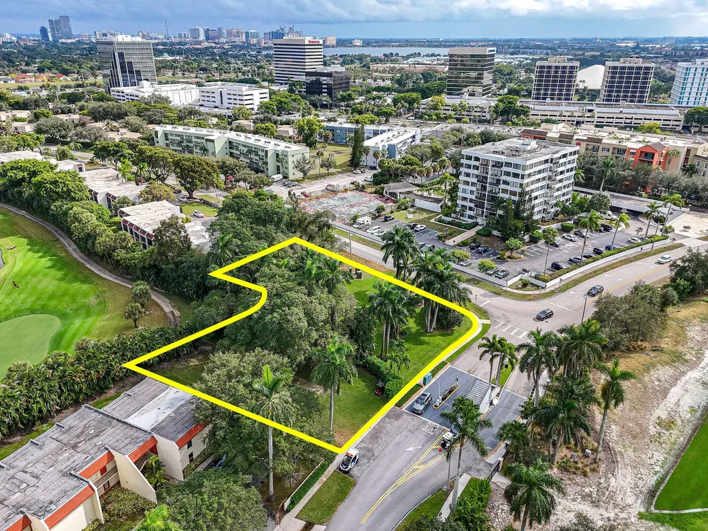 1617 Embassy Drive West Palm Beach FL 33401