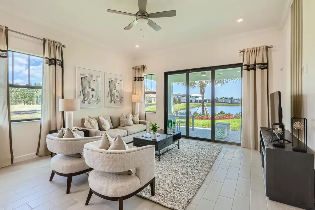 470 SE Fascino Circle Port St Lucie FL 34984