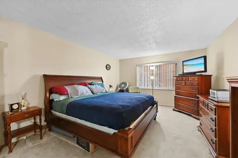1951 NE 2nd Avenue Wilton Manors FL 33305