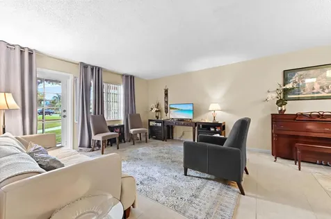 1951 NE 2nd Avenue Wilton Manors FL 33305