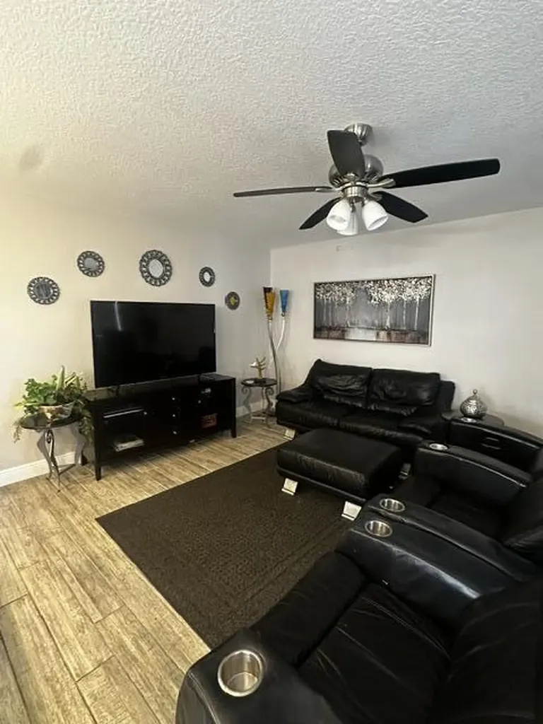 29 Flanders A Delray Beach FL 33484