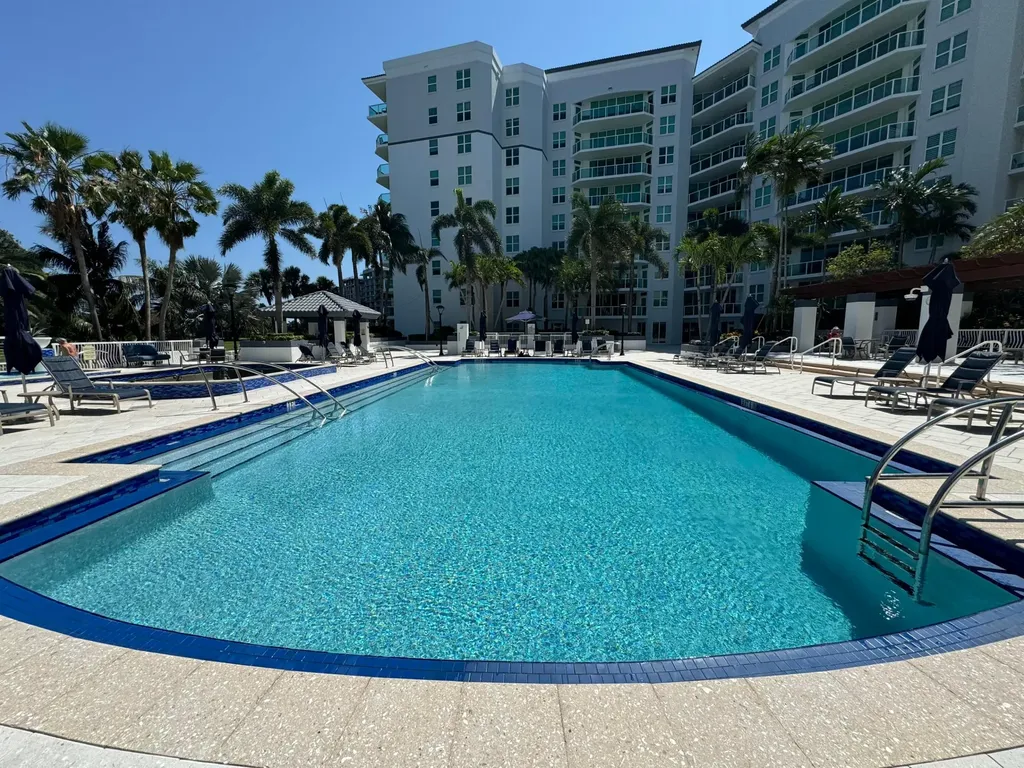550 SE Mizner Boulevard Boca Raton FL 33432