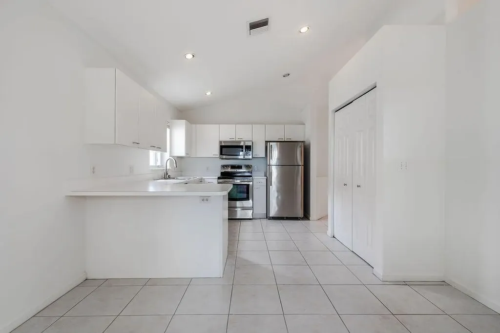 1975 Oak Berry Circle Wellington FL 33414