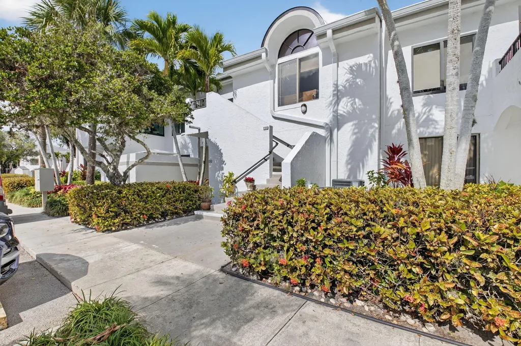 7509 Glendevon Lane Delray Beach FL 33446