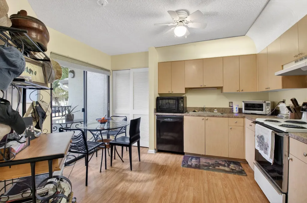 7509 Glendevon Lane Delray Beach FL 33446