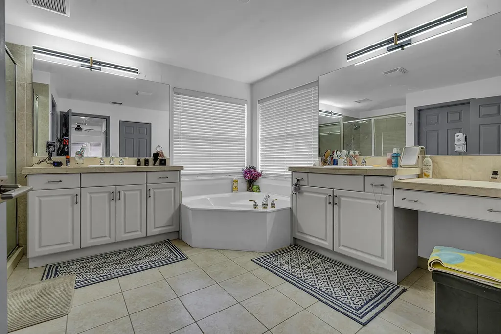 15643 Messina Isle Court Delray Beach FL 33446