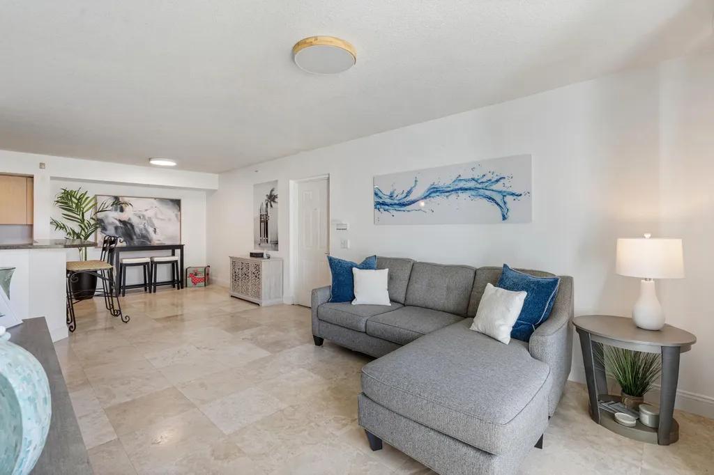 1205 Villa Circle Boynton Beach FL 33435